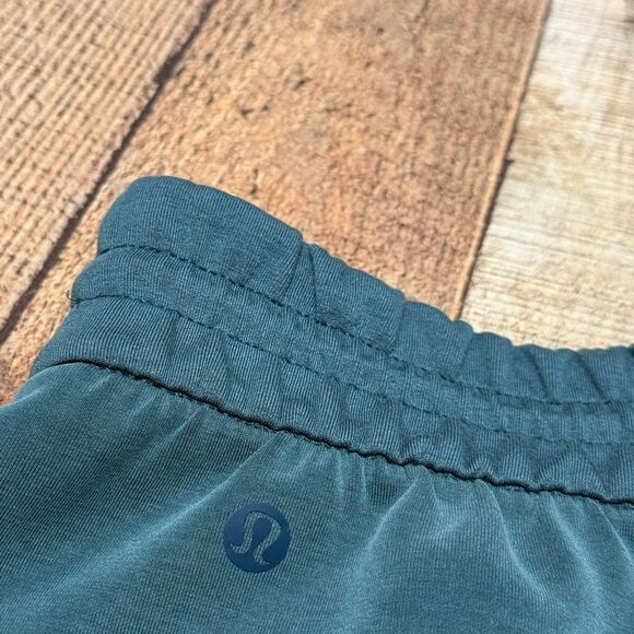 Lululemon Softstreme High-Rise Straight-Leg Cropped Pant
Dark Forest - Picture 8 of 16